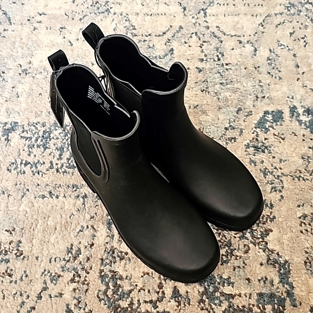 New Eddie Bauer, Hailey rain boots, size 8